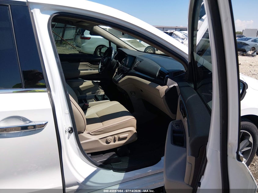 2024 Honda Odyssey Elite at the IAA auction, as purchased (5 of 15)